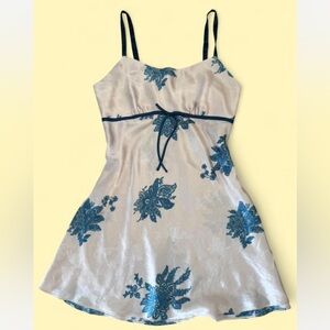 Jones New York Cream and Blue Floral Paisley Dress